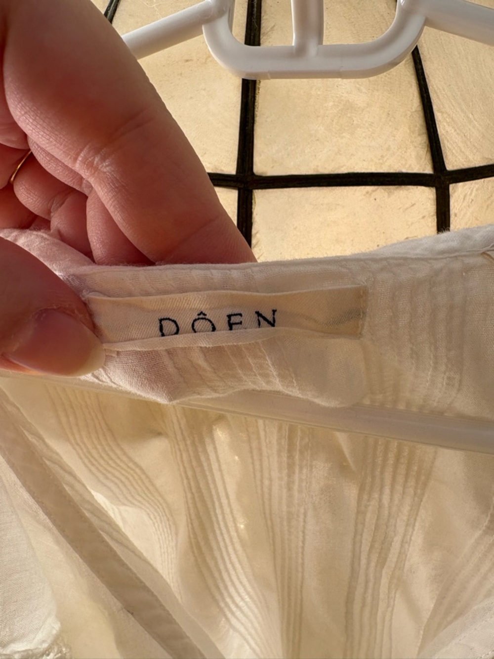 Doen White Ruffle Blouse - Picture 2 of 6